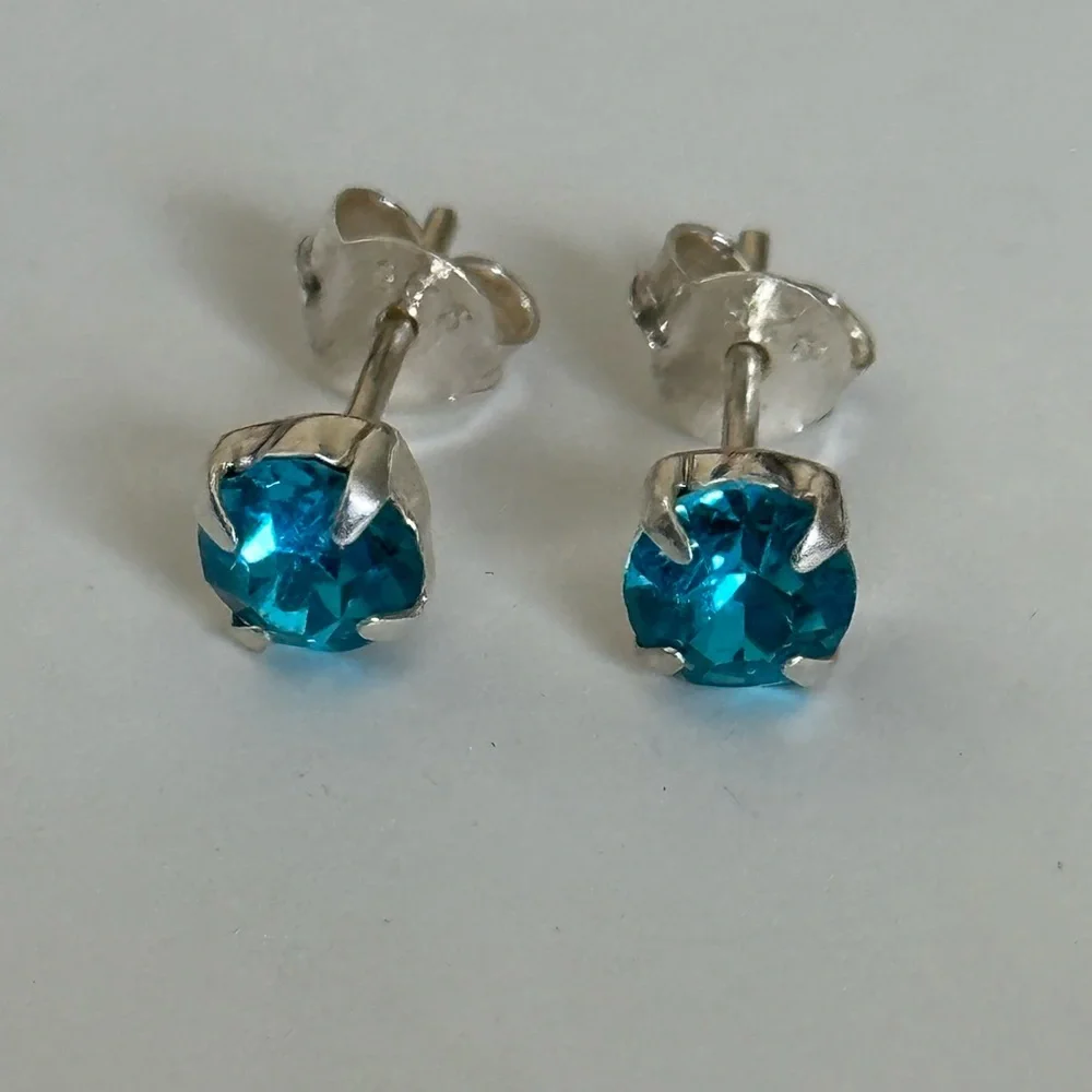Unisex 925 silver 5mm blue cz cubic zirconia stunning earrings